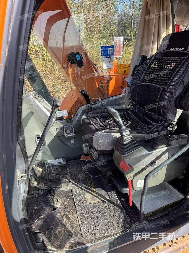 驾驶室整体（整机外观）