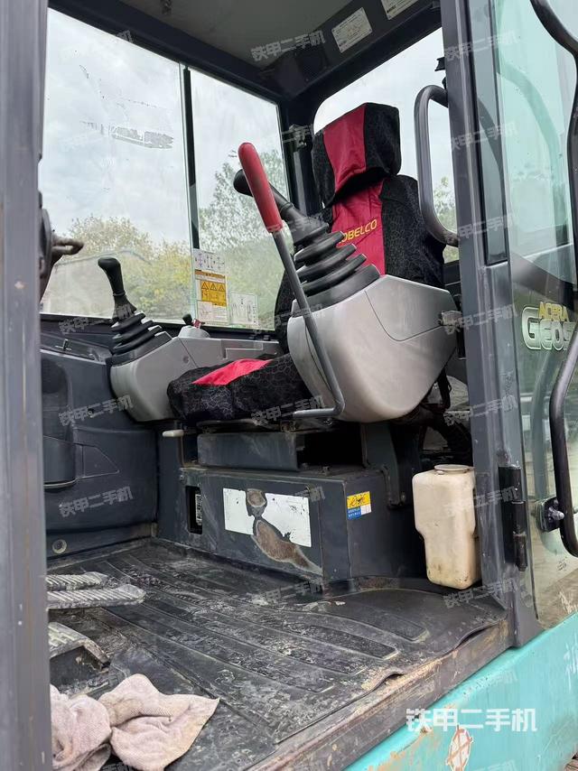 驾驶室整体（整机外观）