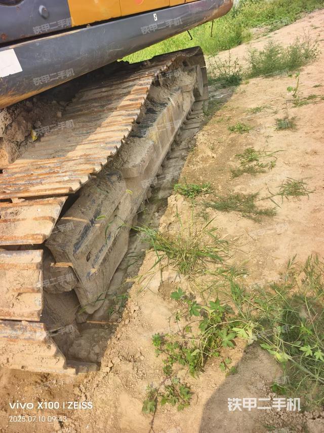 驾驶室顶部（整机外观）