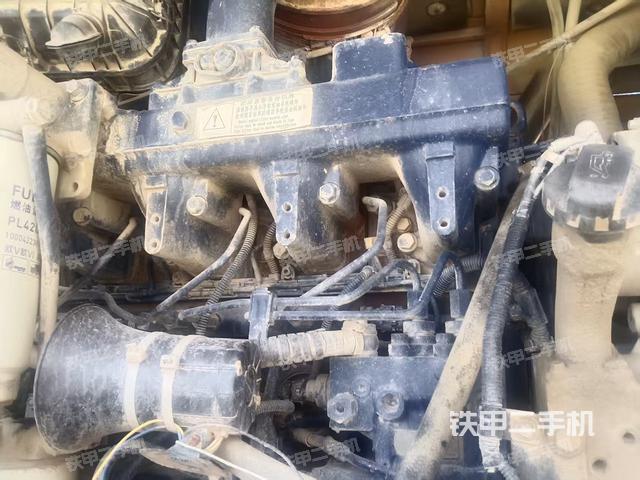 发动机右侧（整机外观及大件）