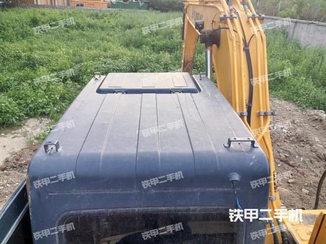 驾驶室顶部（整机外观）