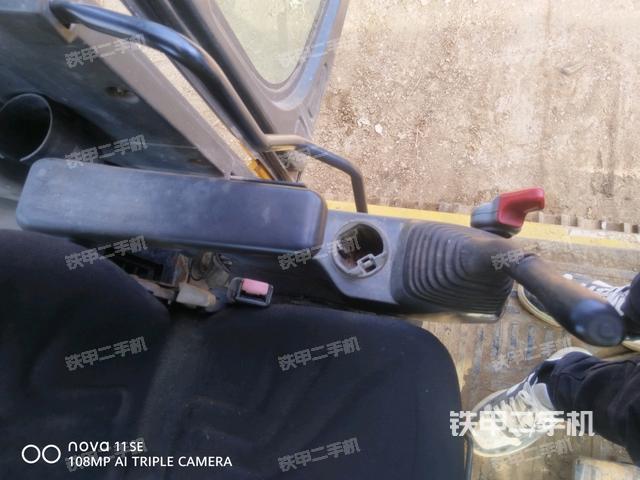 左后方玻璃角标（驾驶室部分）