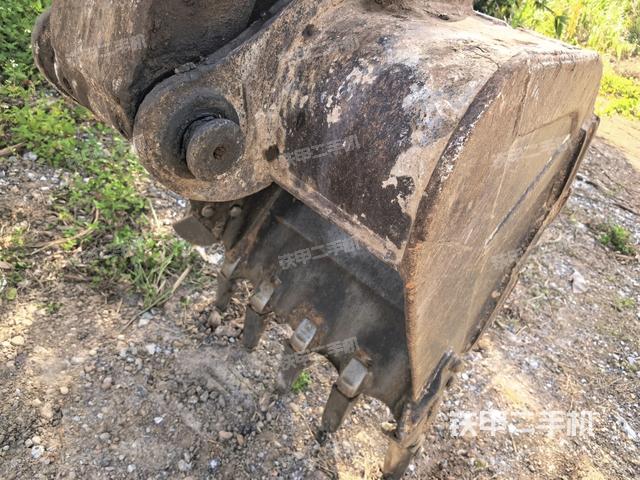 铲斗右后整体（工作和回转装置）