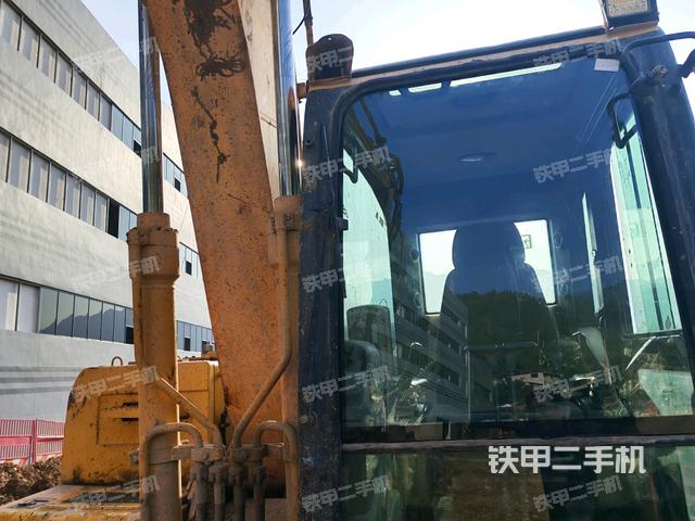 座椅左侧控制台/音响/含左手柄（驾驶室部分）