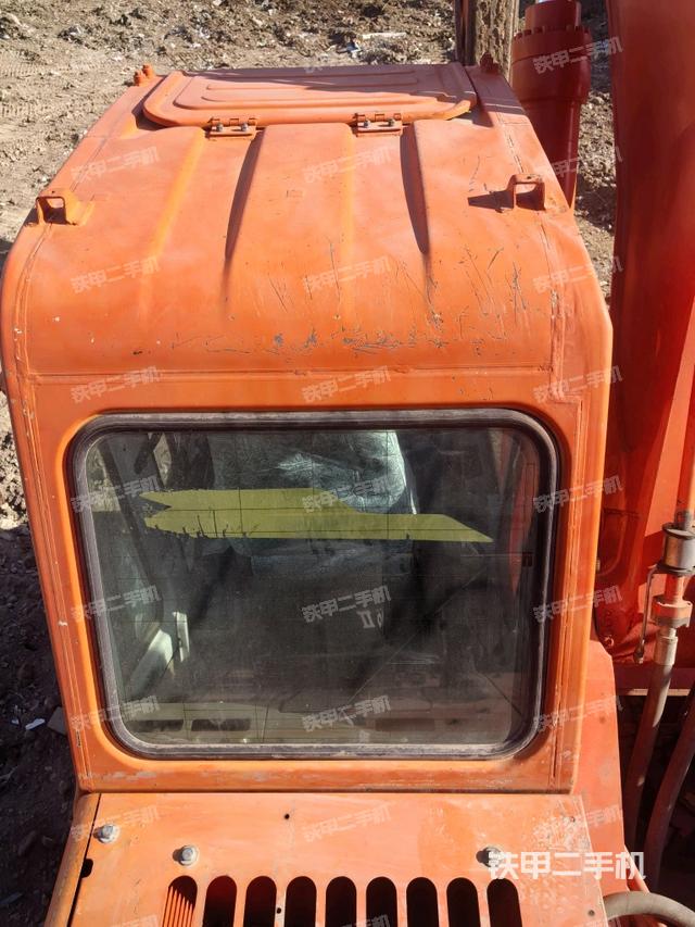 驾驶室顶部（整机外观）