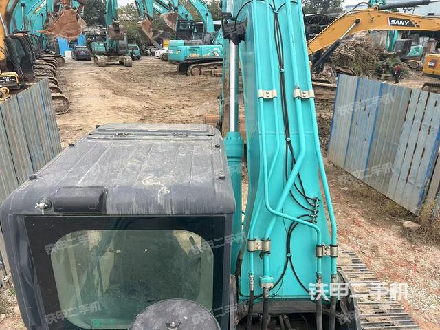 駕駛室頂部（整機(jī)外觀）