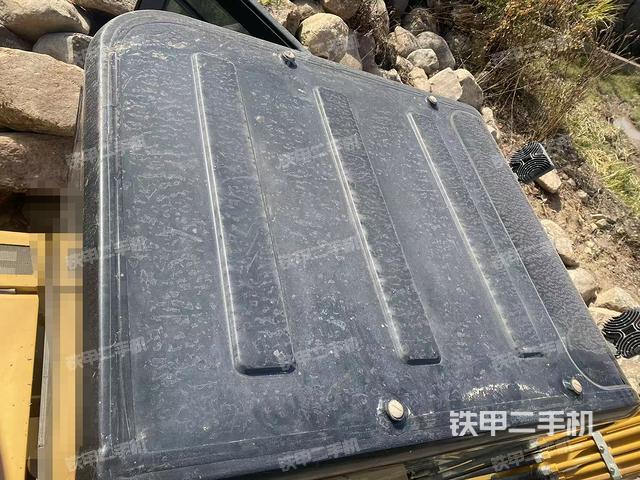 驾驶室顶部（整机外观）