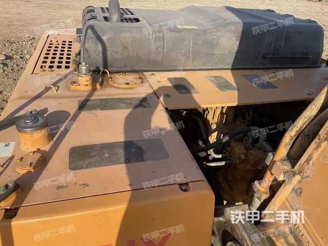 驾驶室顶部（整机外观）