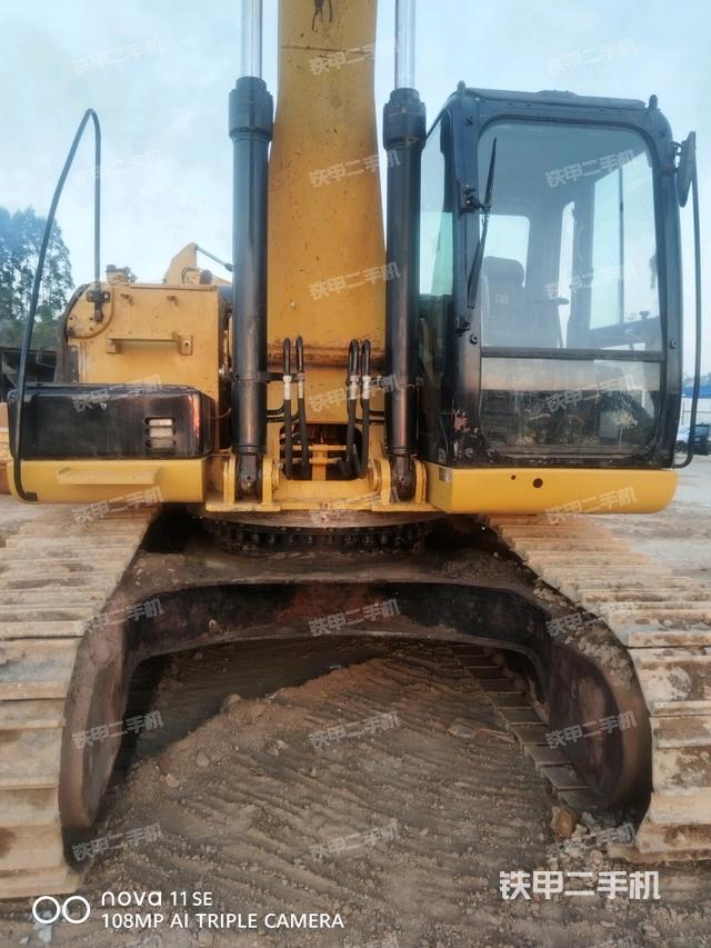 大臂根部 斜视（工作和回转装置）