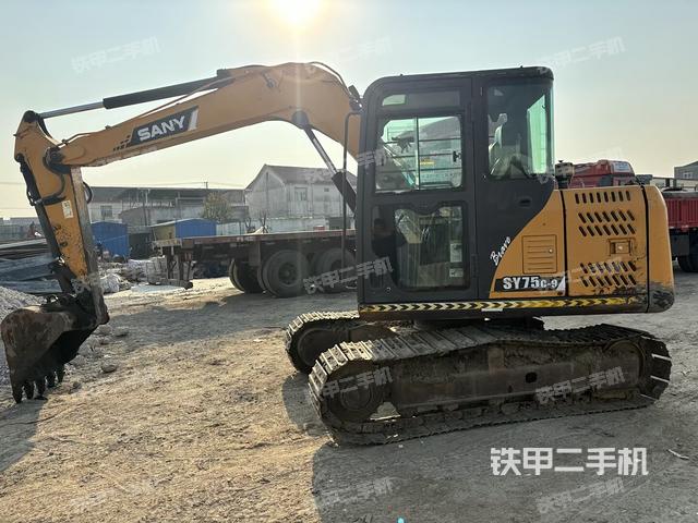 駕駛室整體（整機外觀）