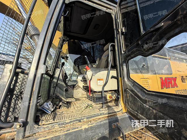 驾驶室整体（整机外观）