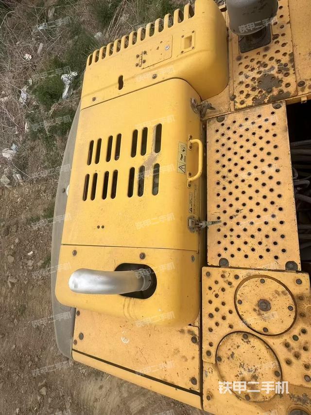 驾驶室顶部（整机外观）