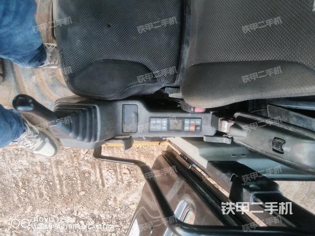 后窗玻璃角标（驾驶室部分）