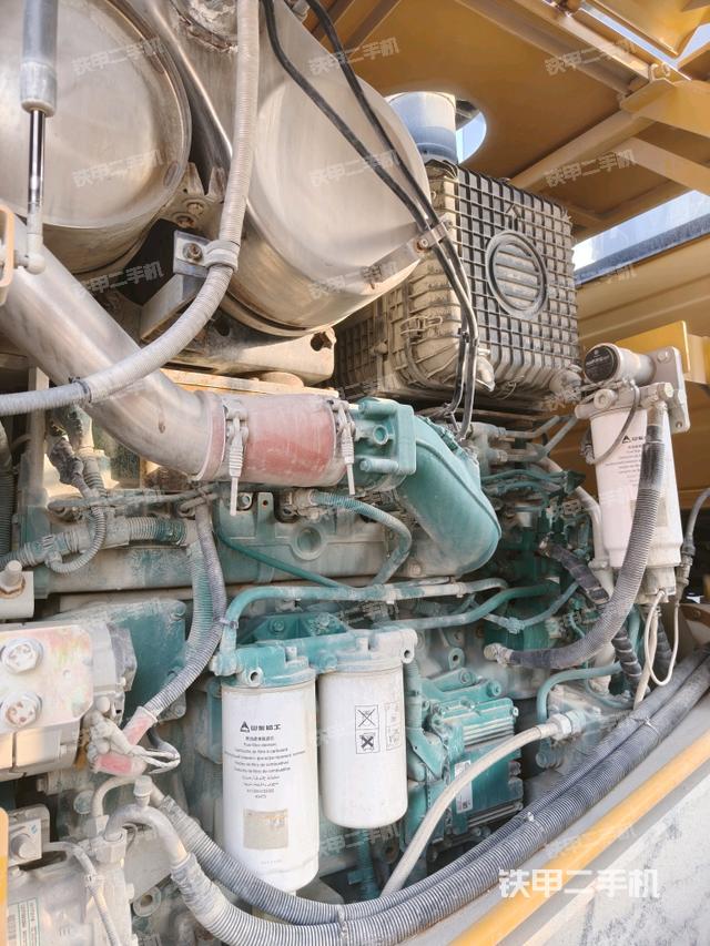 发动机左侧（整机外观及大件）