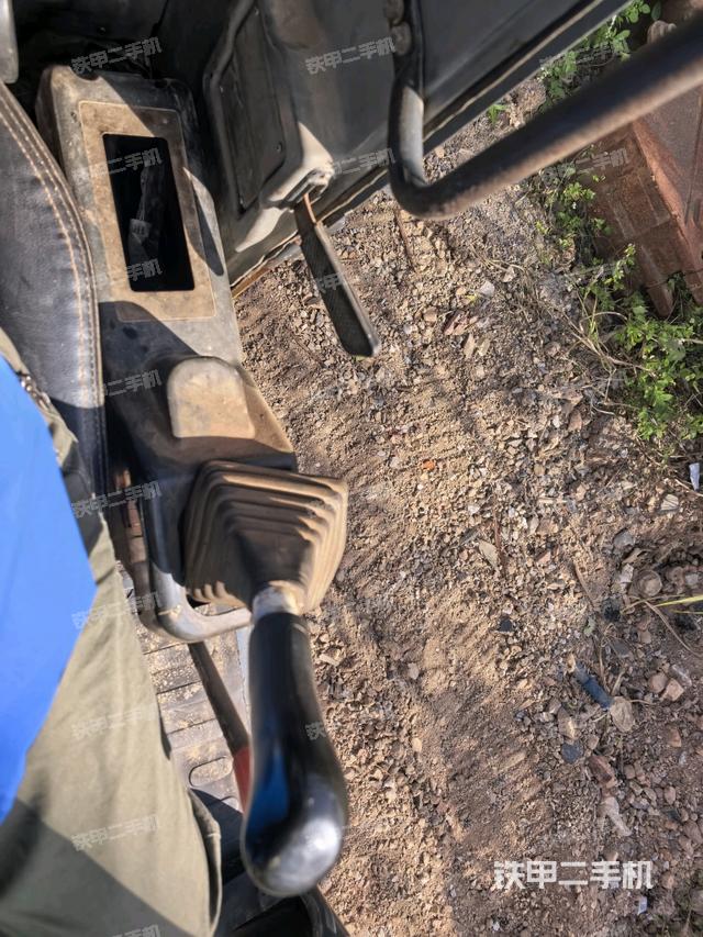 座椅右侧控制台/钥匙门/油门/含右手柄（驾驶室部分）