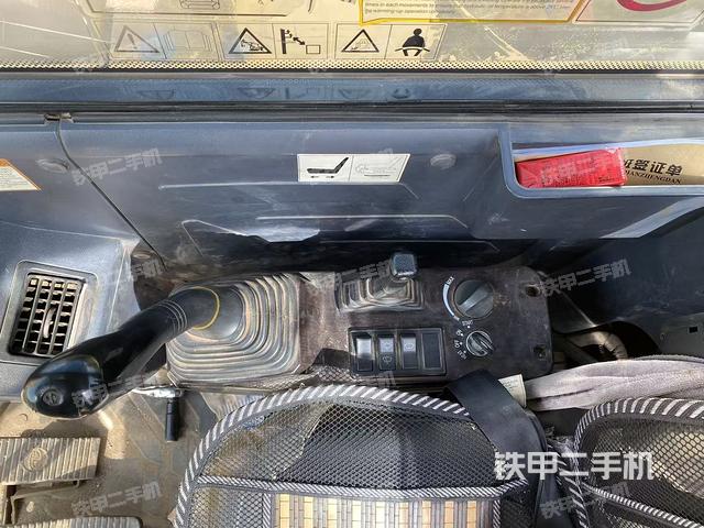 驾驶室整体（整机外观）