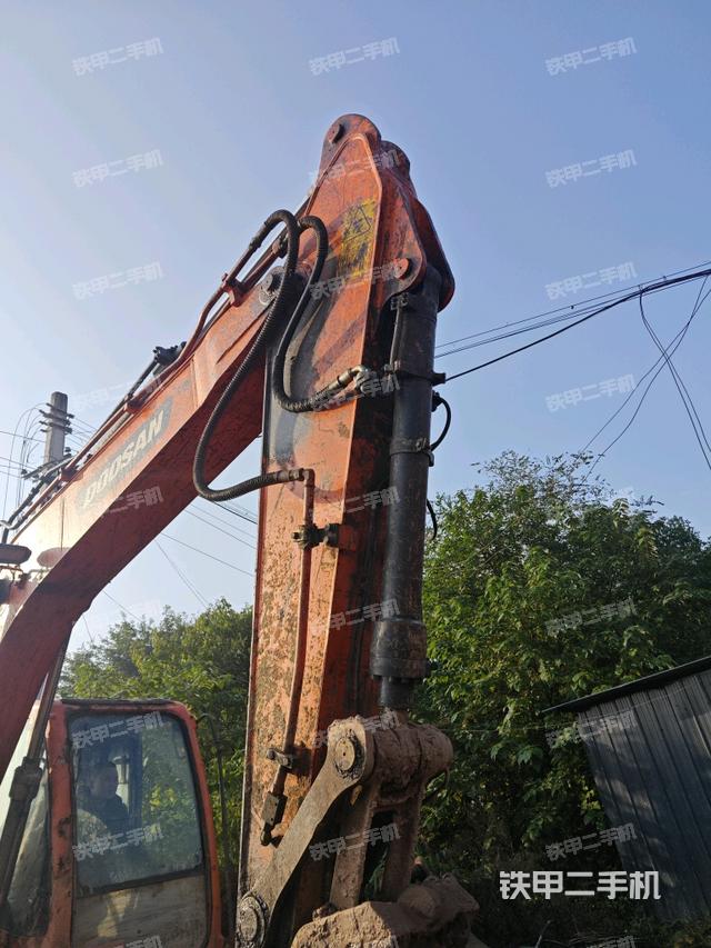 小臂整体右前（工作和回转装置）