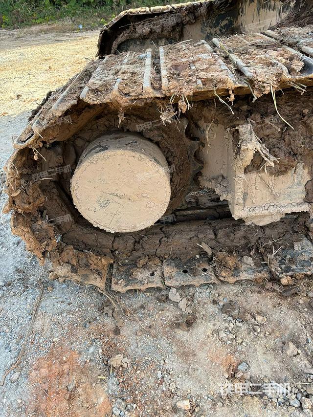 单侧履带整体（整机外观）