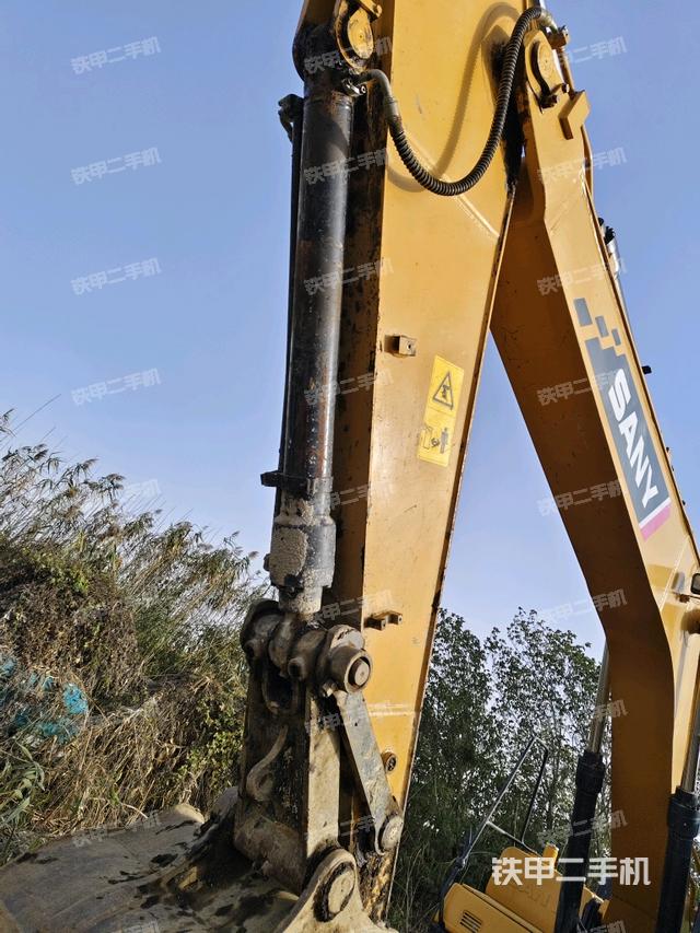 小臂整体左后（工作和回转装置）