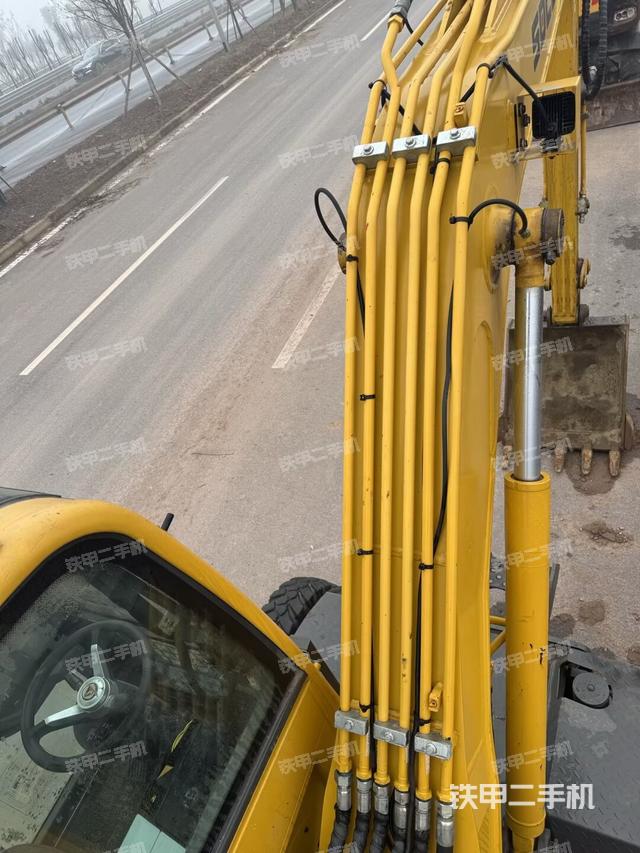 大臂油缸整體?豎拍（工作和回轉(zhuǎn)裝置）