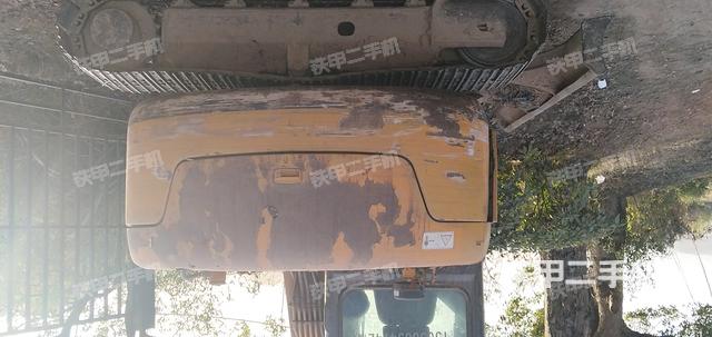 驾驶室顶部（整机外观）