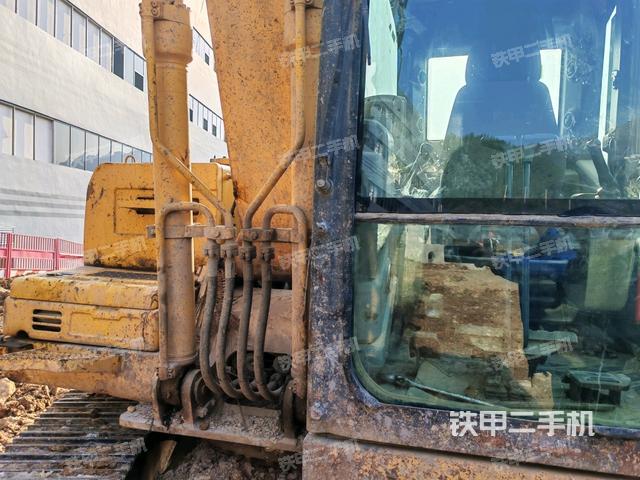 座椅后部（驾驶室部分）