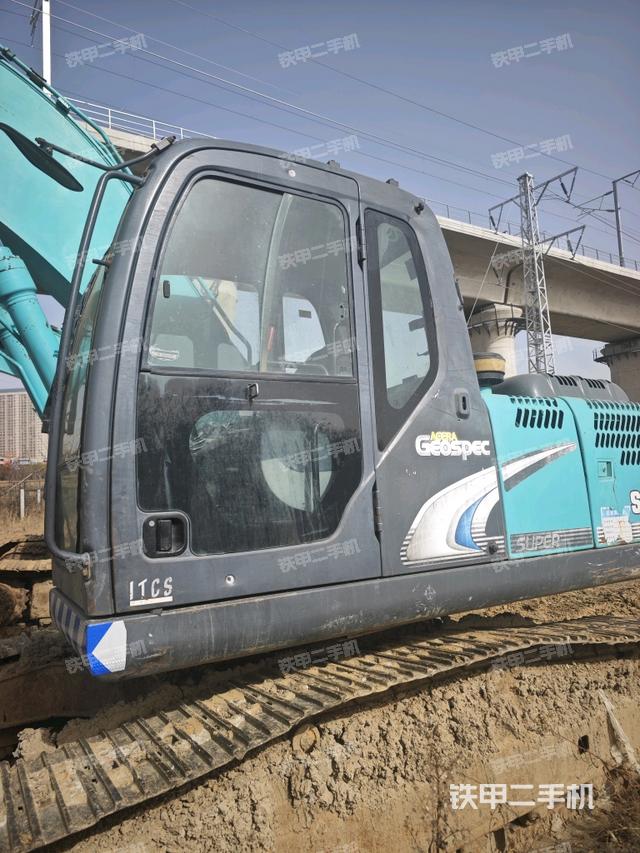 驾驶室整体（整机外观）