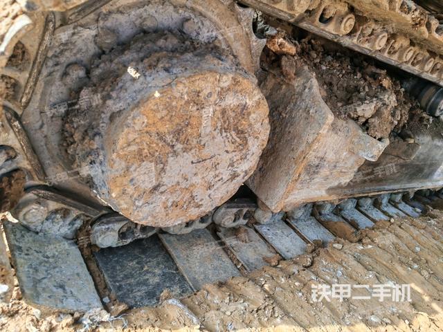 右驱动轮（行走机构）