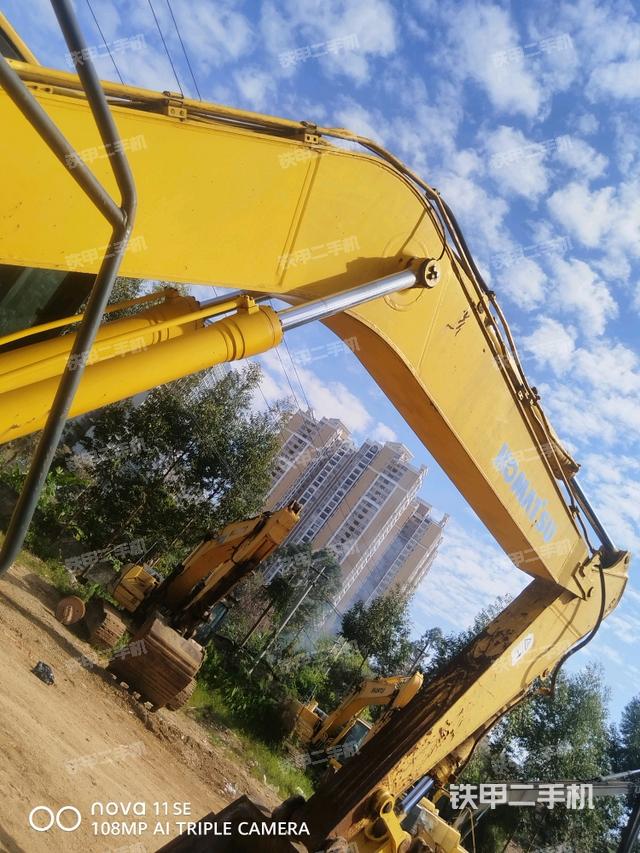 大臂背部俯视（工作和回转装置）