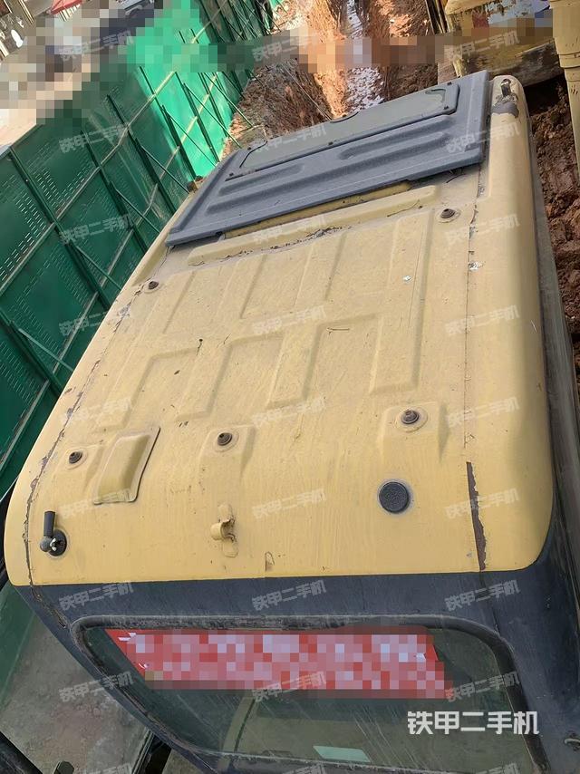 駕駛室頂部（整機外觀）