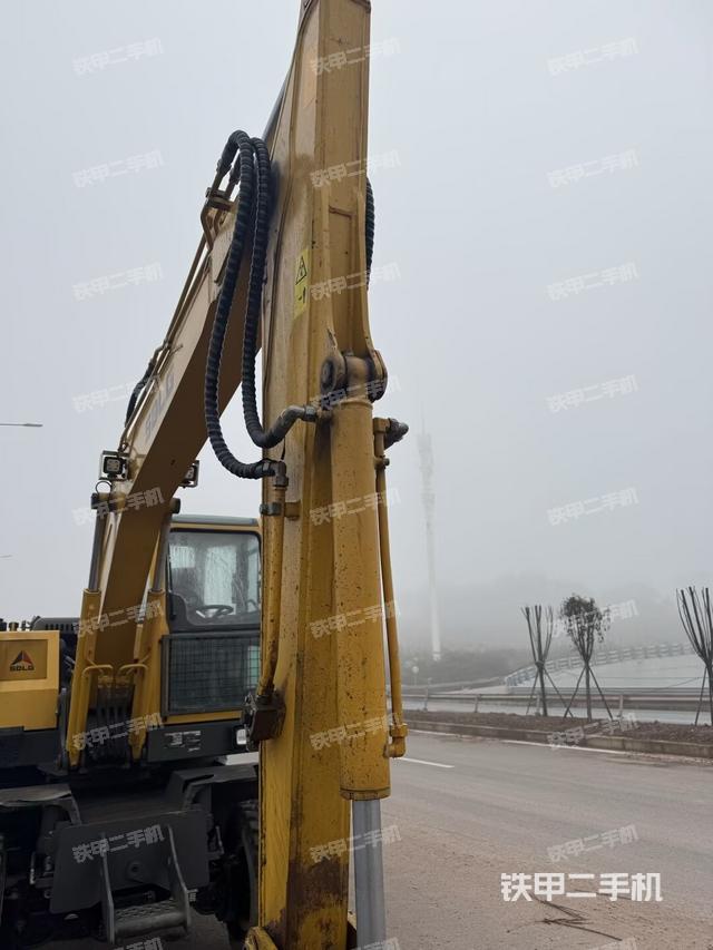 小臂整體右前（工作和回轉(zhuǎn)裝置）