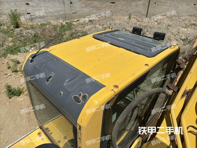 驾驶室顶部（整机外观）