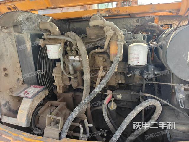 液壓泵艙室正面整體（整機(jī)外觀）