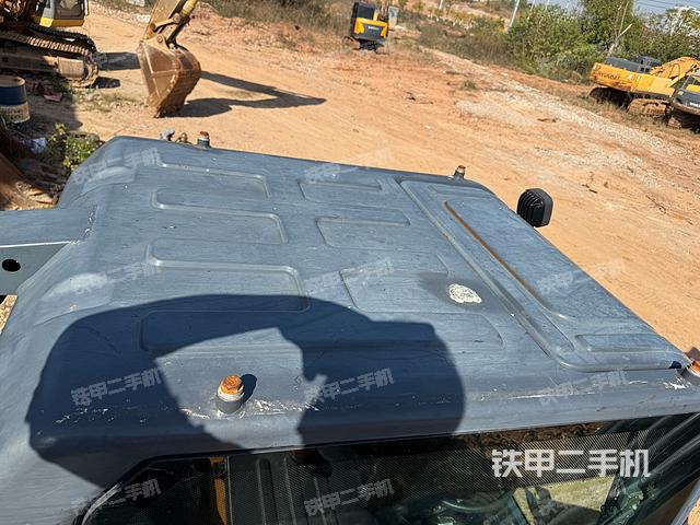 駕駛室頂部（整機(jī)外觀）