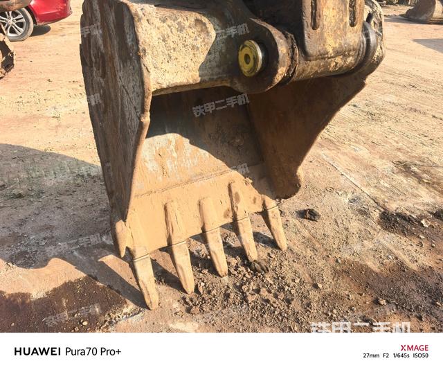 鏟斗右后整體（工作和回轉(zhuǎn)裝置）