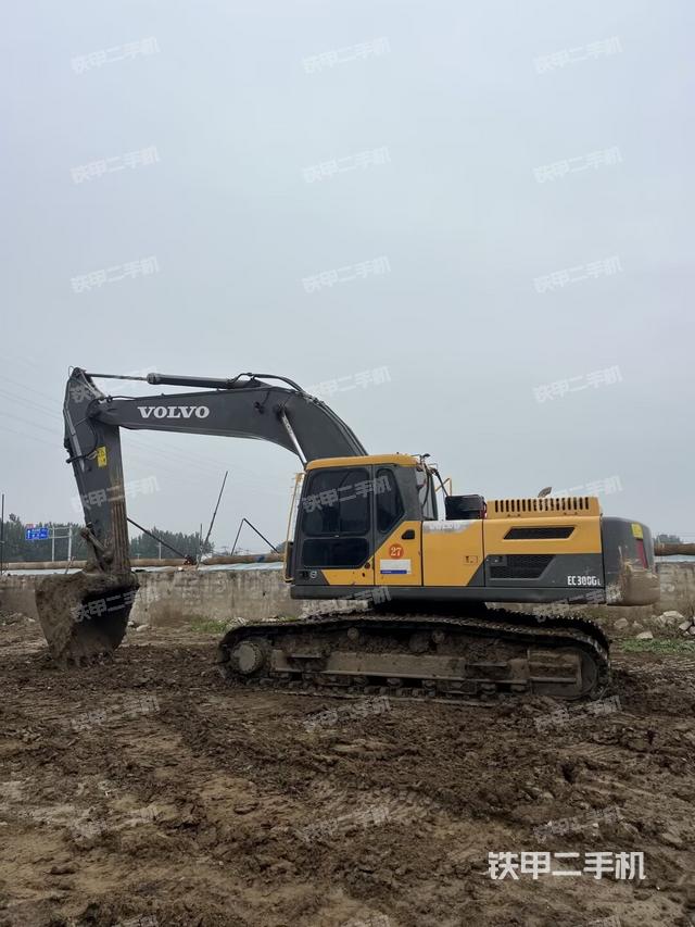 沃尔沃EC300DL挖掘机