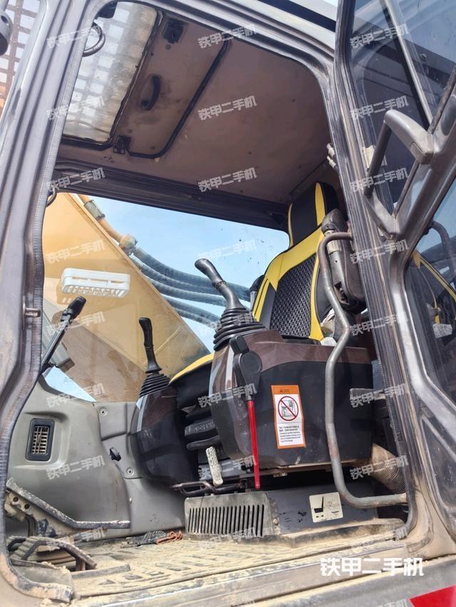 驾驶室整体（整机外观）