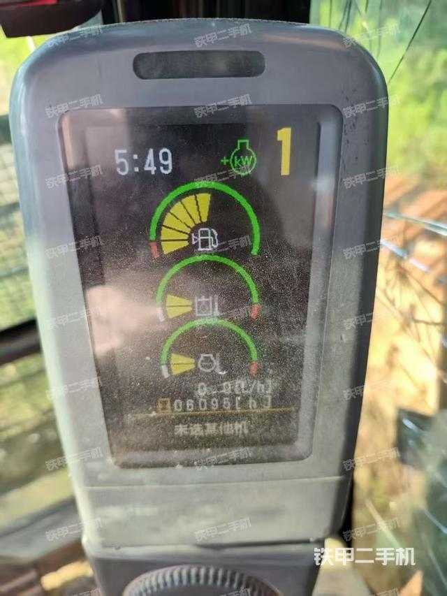 駕駛室整體（整機外觀）