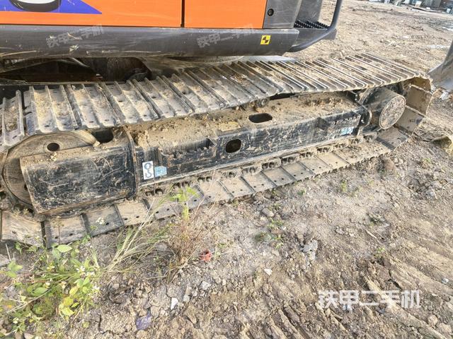 左側(cè)履帶整體?（行走機(jī)構(gòu)）