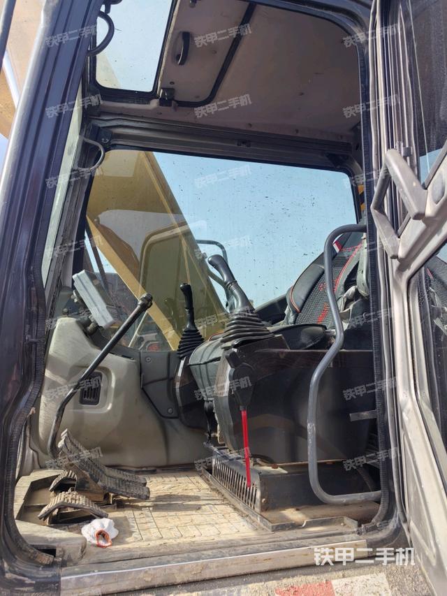 驾驶室整体（整机外观）