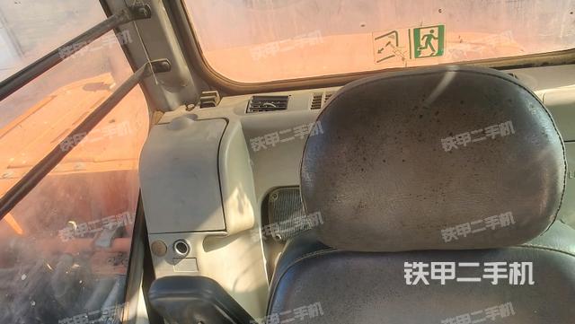 駕駛室頂部（整機(jī)外觀）