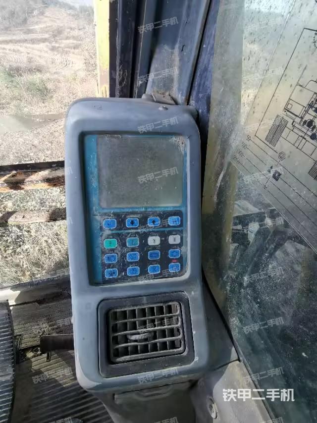 駕駛室整體（整機外觀）