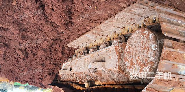 單側(cè)履帶整體（整機(jī)外觀）