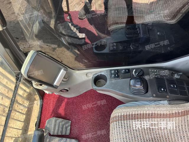 驾驶室整体（整机外观）