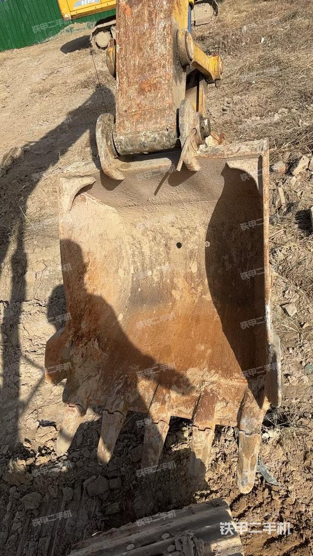 铲斗右后整体（工作和回转装置）