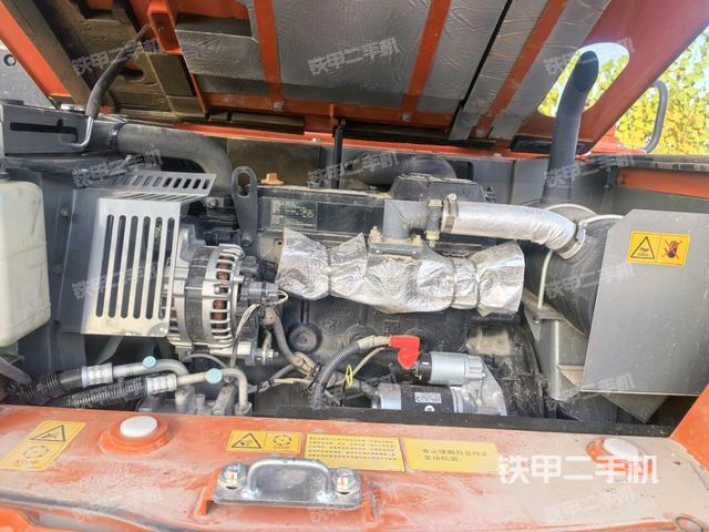 發(fā)動(dòng)機(jī)室（上車部件）