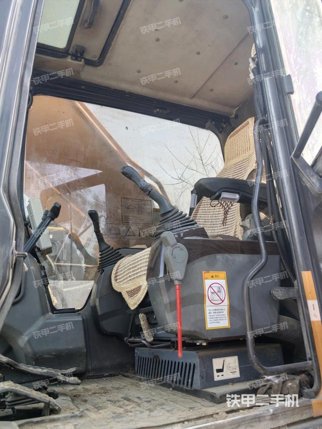 駕駛室整體（整機(jī)外觀）