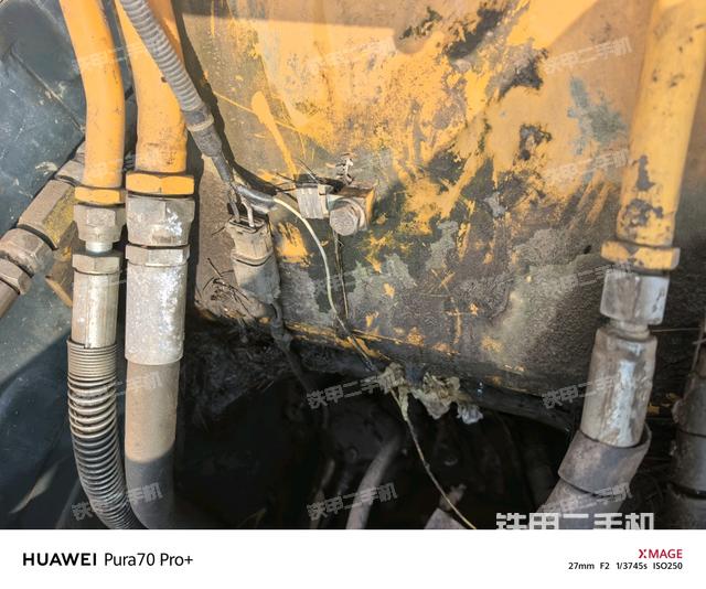 大臂根部?斜（工作和回轉(zhuǎn)裝置）