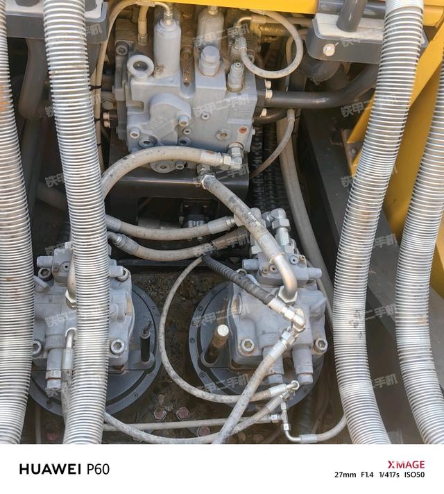 液壓泵艙室正面整體（整機(jī)外觀）