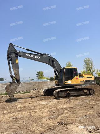 沃爾沃EC250D挖掘機(jī)實(shí)拍圖片